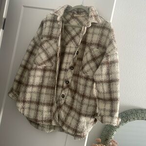 Tan and Ivory jacket with pockets